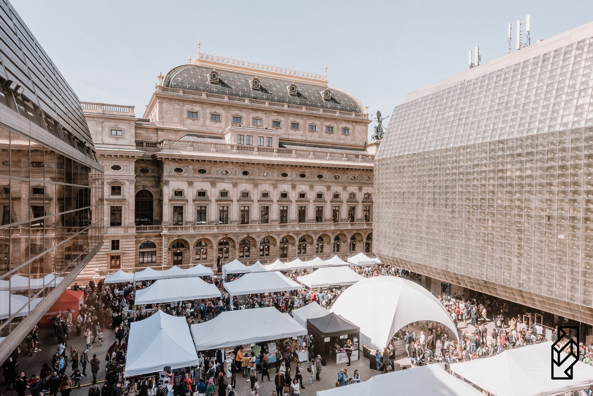 piazzetta Národního Divadla